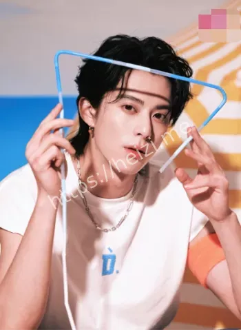 王鹤棣10年恋情