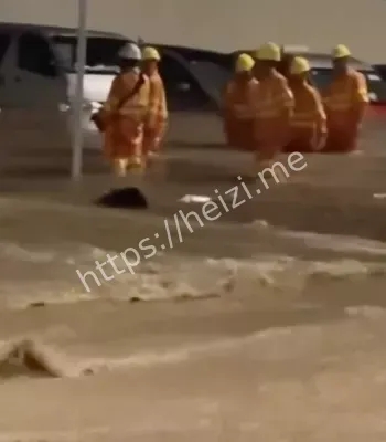 山路瀑布