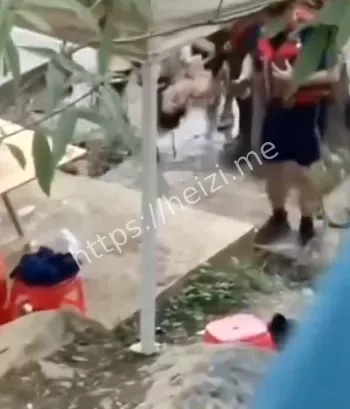 皮划艇翻覆
