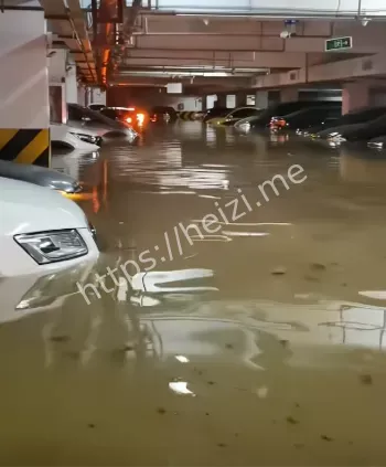 暴雨河道进水安全警示