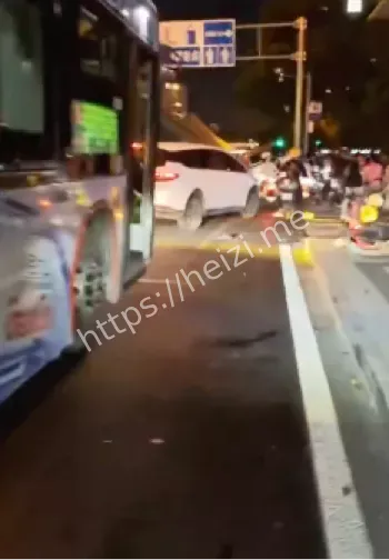 鹤洞桥底